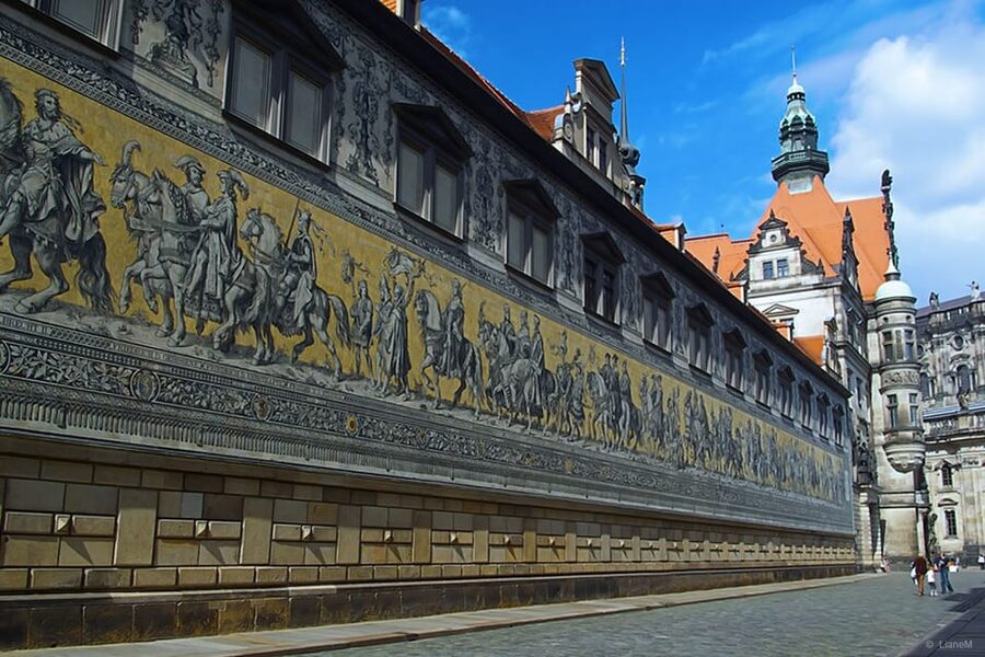 Dresden: Guided Beer Tour of the Historic Old City - Brewer’s feast at Pulverturm, then a Saxon dinner finish