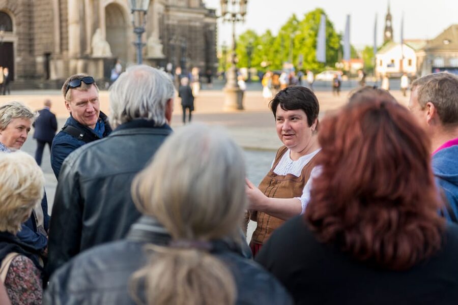 Dresden: Guided Beer Tour of the Historic Old City - From Wallgrabenbrücke to the Zwinger gates, then toward Theaterplatz
