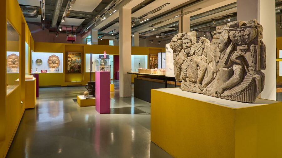 Dresden: Guided City Walk and City Museum Entrance Ticket - Städtische Gallery: Art from 1500 to Today