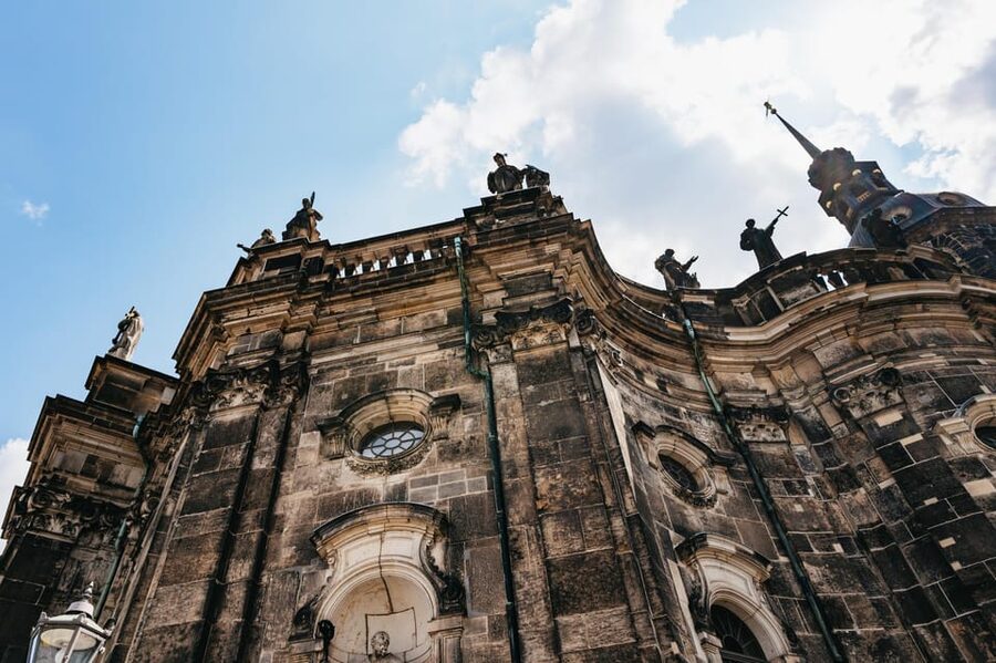 Dresden: Guided Sightseeing Tour in Classic Trabi Car - Pace and comfort: 75 minutes that feel active, not rushed