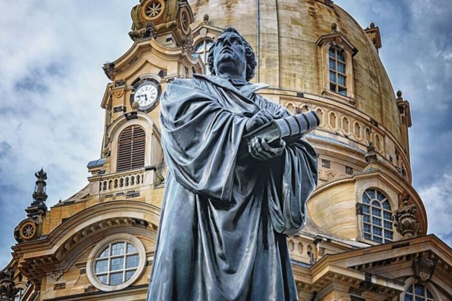 Dresden: Private custom tour with a local guide - Meeting your guide in Dresden, and how pickup works