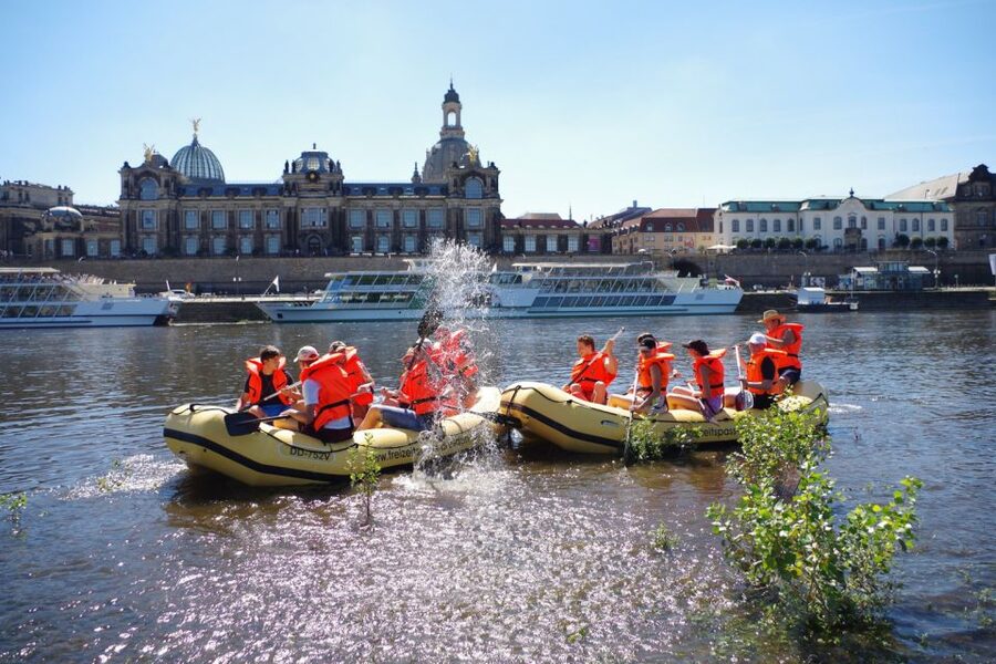 Dresden: Private Inflatable Boat Tour with Beer Garden Stop - Route highlights: past Elbe castles, the ferry garden, and old town views