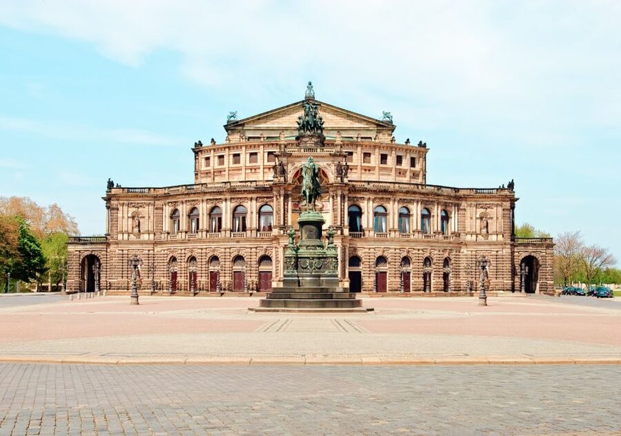 Dresden: Segway Tour Along the Elbe and Old Town - Semperoper and Dresden Cathedral, two big statements