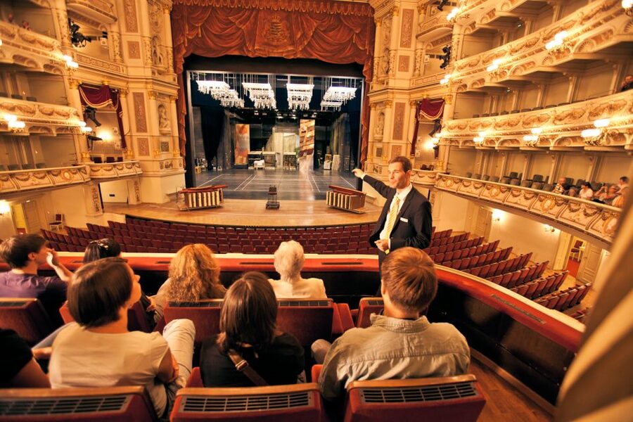 Dresden: Semperoper Guided Tour for Families - Rules that affect comfort: photography, pets, and no food or drinks