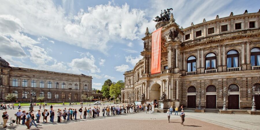 Dresden: Semperoper Tickets and Guided Tour - Italian Renaissance style rooms, where the details do the talking