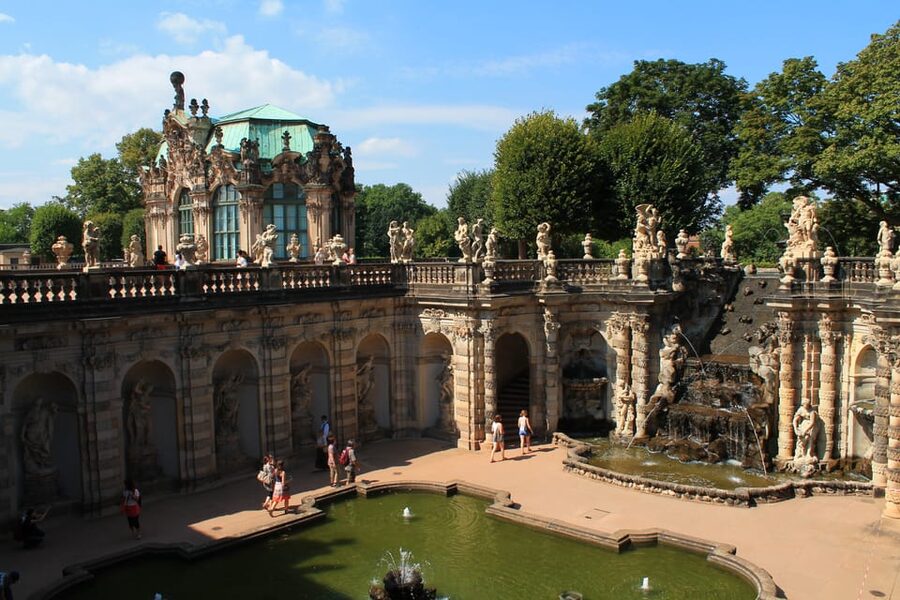 Dresden: Sightseeing Walking Tour in English - Brühl Terrace, Catholic Cathedral, and the Augustus Bridge Moment