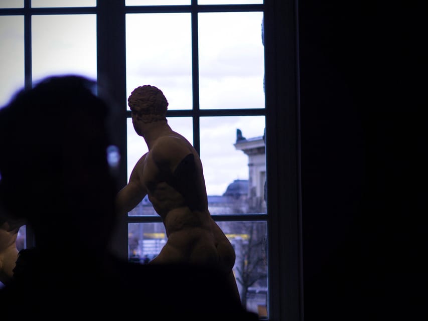 Dresden: Ticket + Tour Gallery Old Masters - Finding the Group: Cloakroom Start, Clear Directions, No Fuss