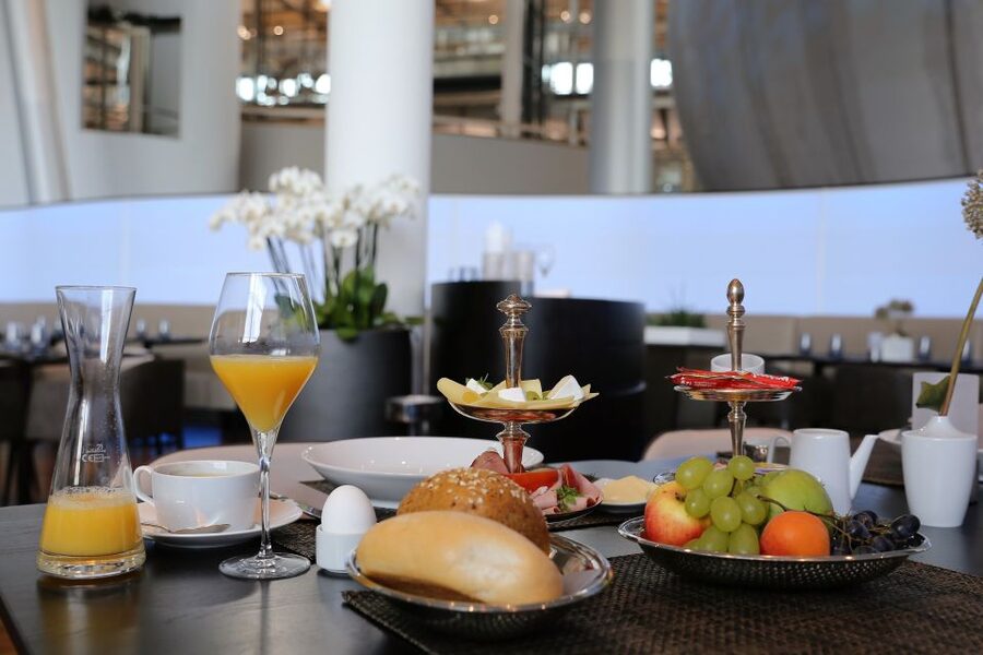 Dresden: Tour of VW's Transparent Factory with breakfast - Inside the Transparent Factory: Your Guided Tour Route