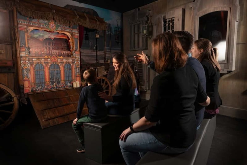 Dresden: Virtual Reality Time Travel Experience Ticket - Augustus the Strong in the Hall of Mirrors