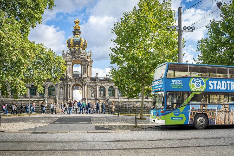 Dresden: Zwinger Skip-the-Line & 2-Day Hop-On Hop-Off Bus - Gemäldegalerie Alte Meister: seeing Raphael without the headache