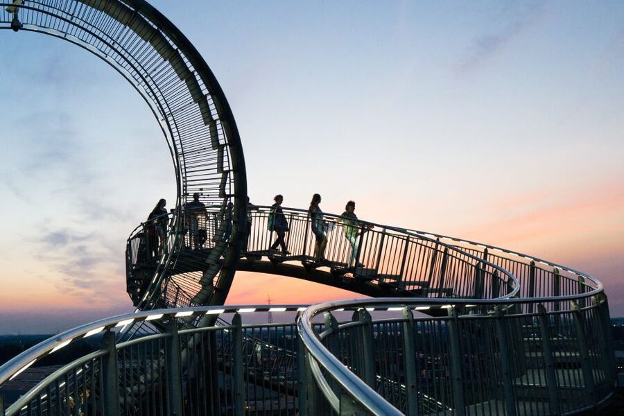 Duisburg: Guided Evening Tour at "Tiger and Turtle" - First stop: Heinrich-Hildebrandt Höhe, and why the timing matters