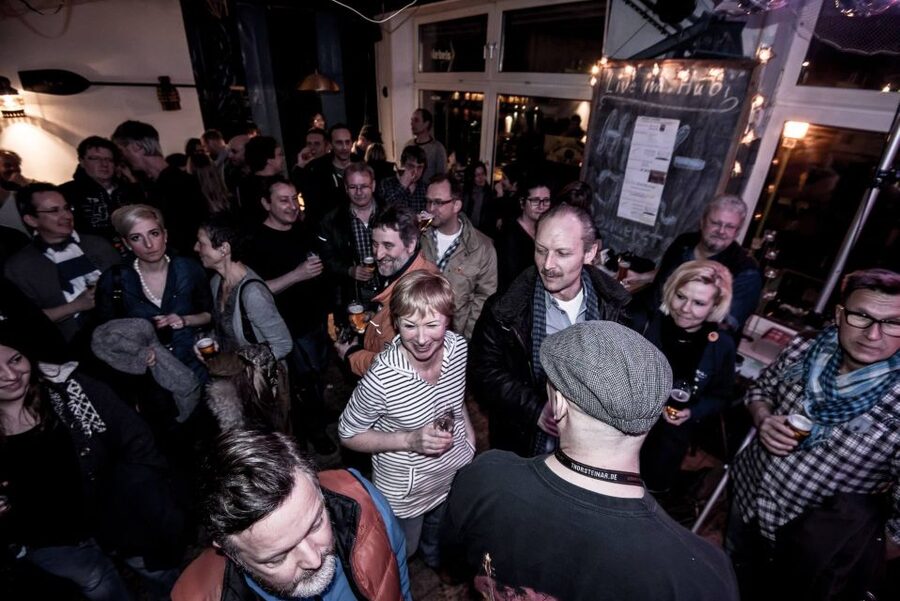 Duisburg-Ruhrot: Historic Harbor Pub Tour - St. Pauli in the Ruhrgebiet: The Nickname That Explains the Energy