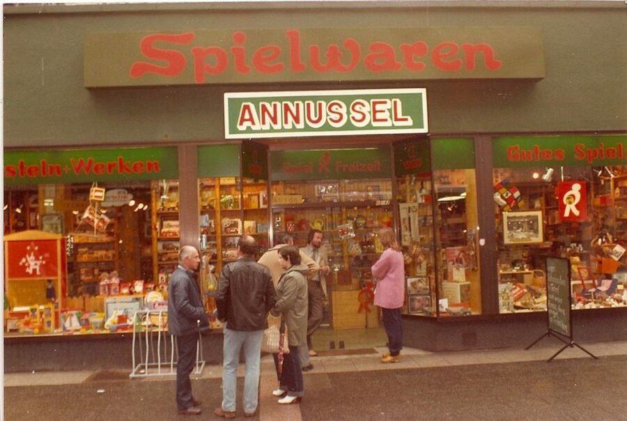 Duisburg: Schimmi Tour goes City - Where to meet at Portsmouth Place (and how not to mess it up)