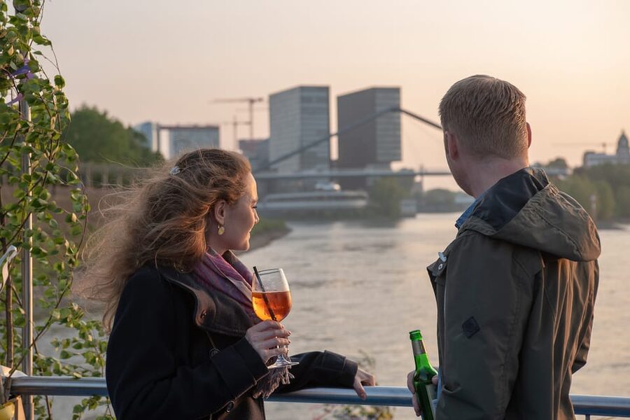 Düsseldorf: 2-Hour Evening Rhine River Cruise with Live DJ - Price and value: what $34 gets you