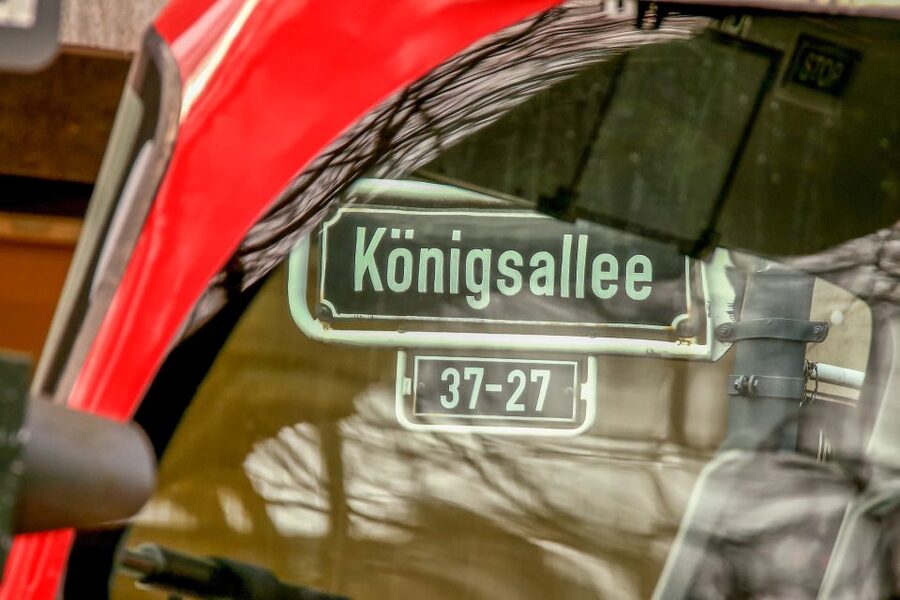 Düsseldorf: 24-Hour Hop-On Hop-Off Ticket - The best way to use a 24-hour Düsseldorf bus ticket