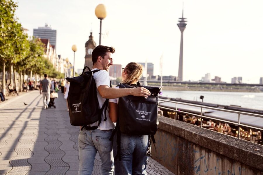 Düsseldorf: Brewery Tour with Alt Beer Tastings - How the 2 hours stay fun: pacing, games, and bilingual explanations