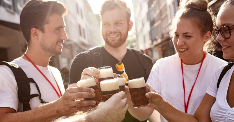 Düsseldorf: Brewery Tour with Alt Beer Tastings - When to go and what to wear for a smooth crawl