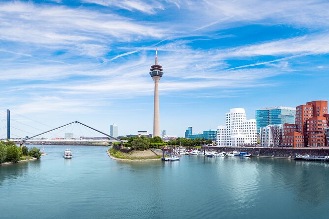 Dusseldorf: City Walk Audio Guide in 7 Languages on your Phone - 28 Stories on a 6.5 km Loop, So Pace It Like a Local