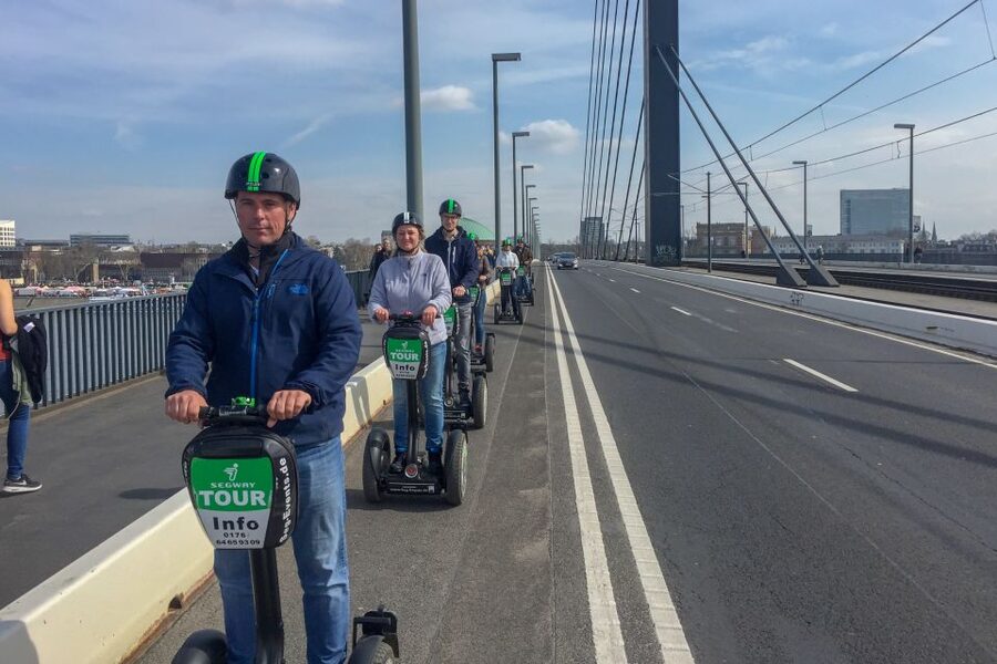 Düsseldorf: Classic City Segway Tour - Medienhafen and the Bridge Back: Modern City Lines in a Short Time Window