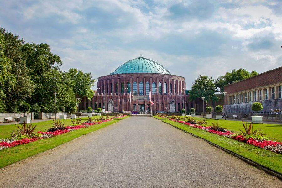 Düsseldorf: Classic City Segway Tour - Getting Started at Rathausufer 20, What to Wear, and How Training Feels