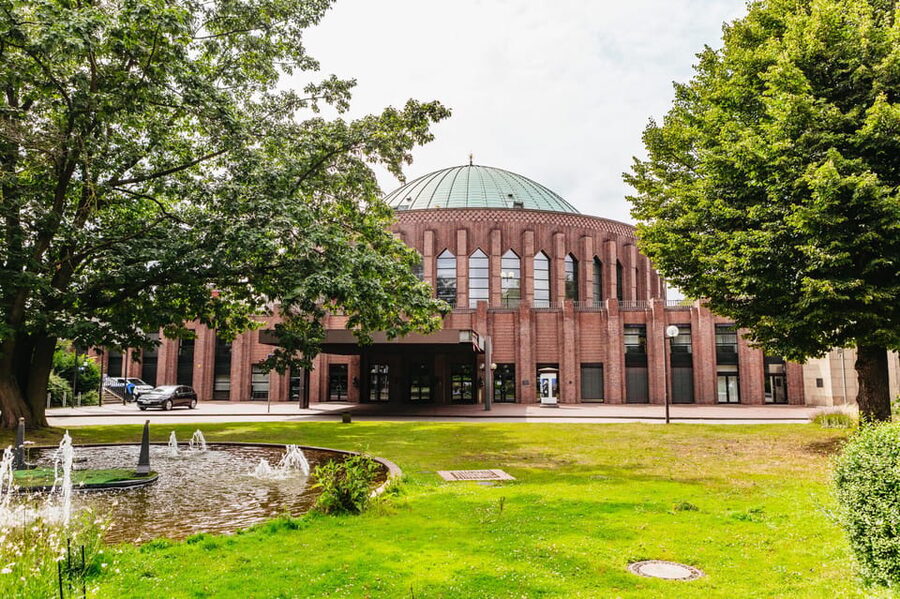 Düsseldorf: Guided City Architecture Walking Tour - Why Düsseldorf’s architecture works so well on a walking tour