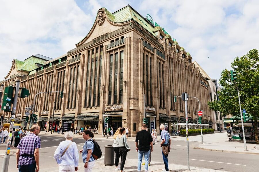 Düsseldorf: Guided City Architecture Walking Tour - The Old Town facades: turning Altstadt into a timeline