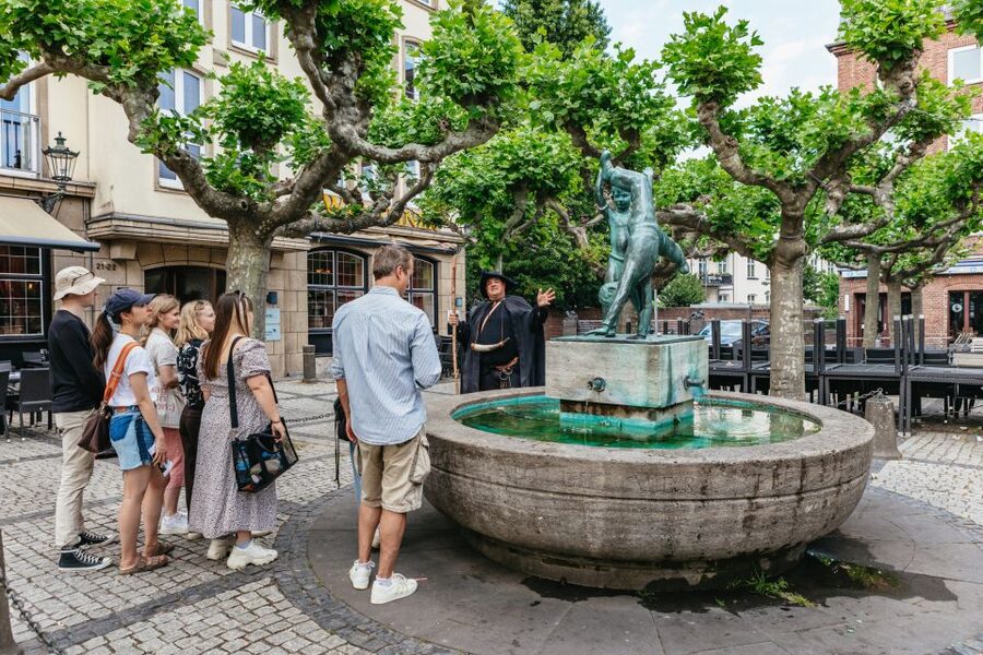 Düsseldorf: Guided Tour with a Night Watchman - The night watchman voice: lively, funny, and built for small groups