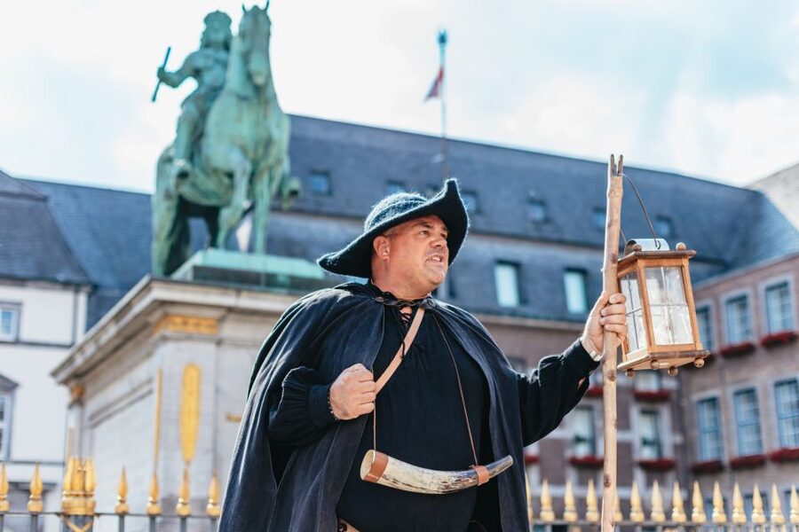 Düsseldorf: Guided Tour with a Night Watchman - Who should book this night watchman tour, and who might not love it