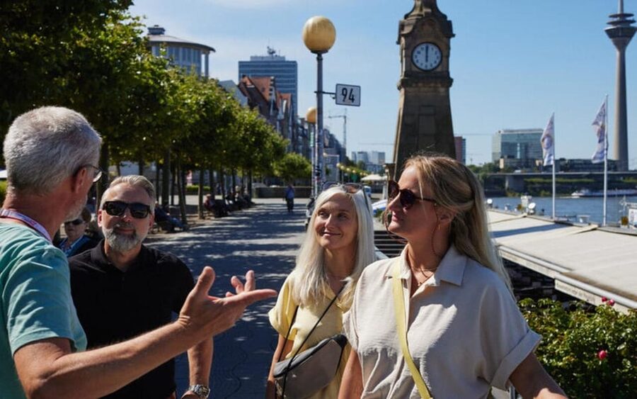 Düsseldorf: In a nutshell - the 60 minutes tour - Meeting Near Brewery Uerige, Then Heading Toward the Rhine