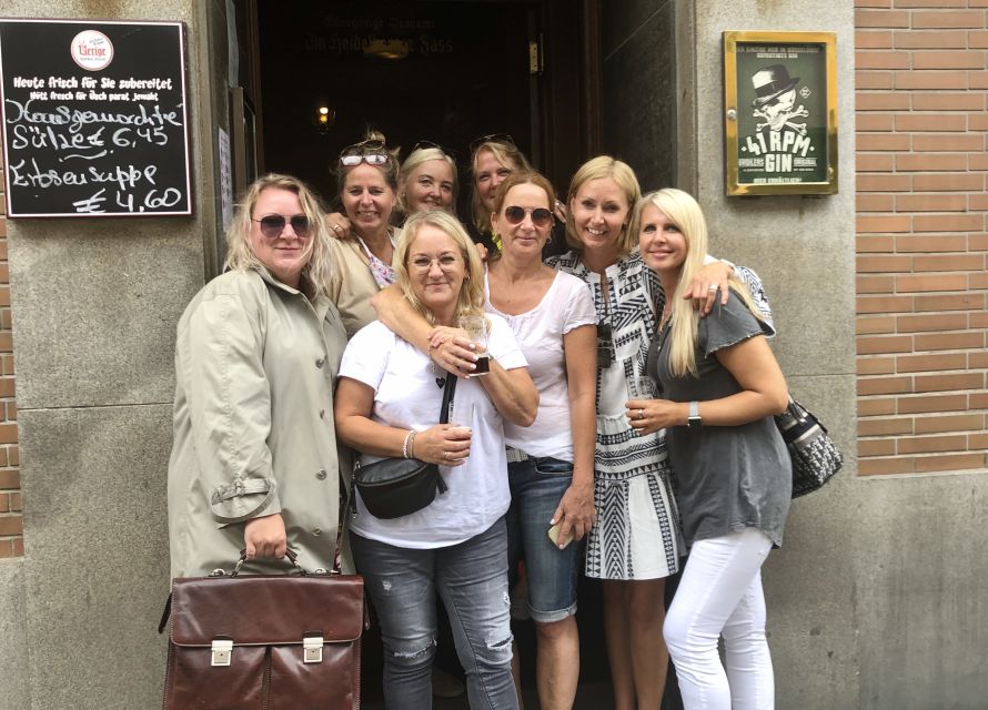Düsseldorf: Old Town Interactive Crime Tour with actor - Where you go: Old Town streets plus brewery scenes