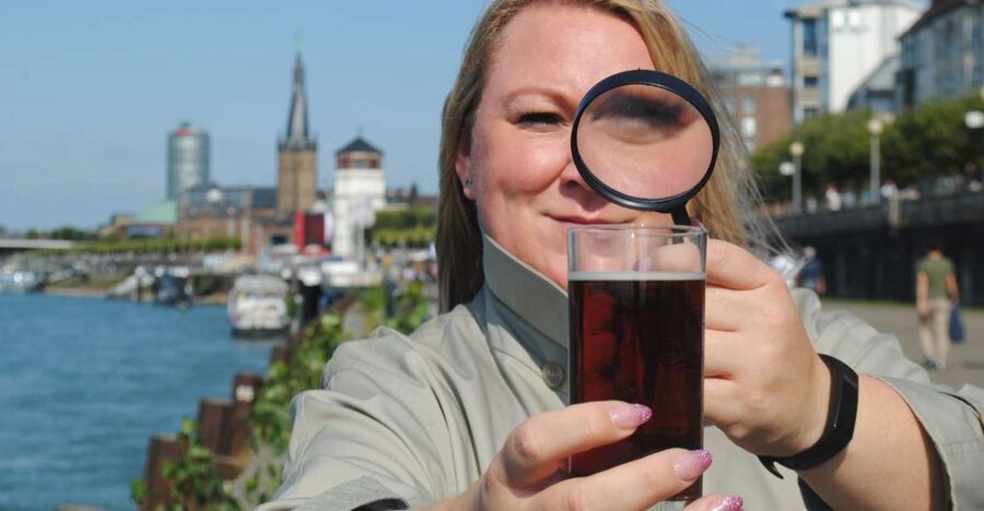 Düsseldorf: Old Town Interactive Crime Tour with actor - The mystery plot, and how the puzzles keep you engaged