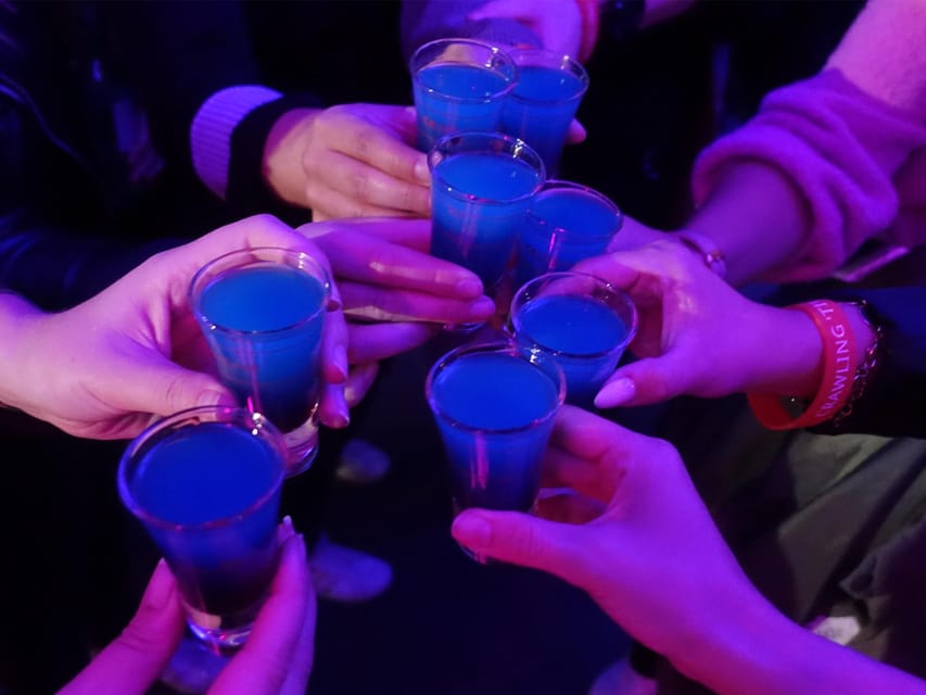 Düsseldorf: Private pub crawl with insider-guide & shots - Four Hours of Düsseldorf Nightlife, Built for Groups