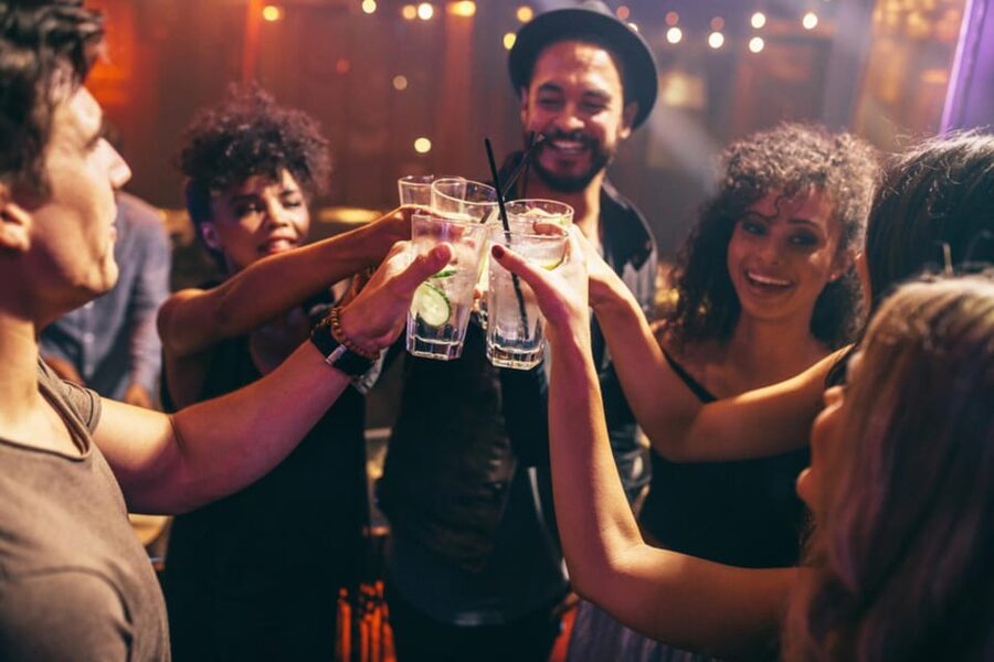 Düsseldorf Pub Crawl - 4 Locations, Shots & Club Entry - Why this Düsseldorf pub crawl feels easy