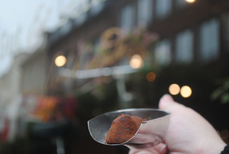 Düsseldorf: Sweet Treats Guided Walking Tour of Old Town - Meeting at Carlsplatz 18 and the 2-Hour Pace