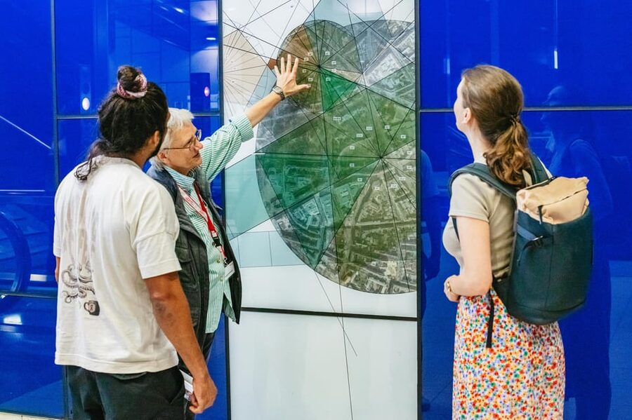 Düsseldorf: The Wehrhahn Line Metro Guided Tour - Art in a place you usually rush through