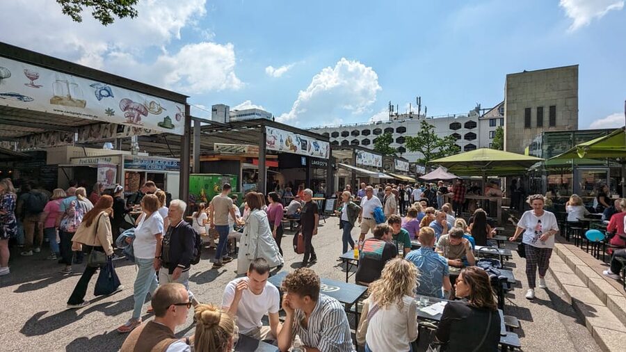 Düsseldorf: Tipping based - Old Town Walking Tour - From Market Atmosphere to Düsseldorf’s Origins