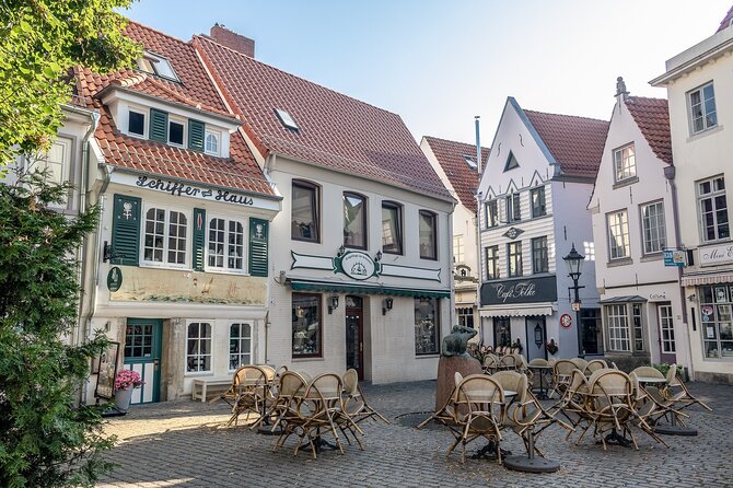 e-Scavenger hunt Bremen: Explore the city at your own pace - Schnoor, the medieval lanes that make clues feel fun
