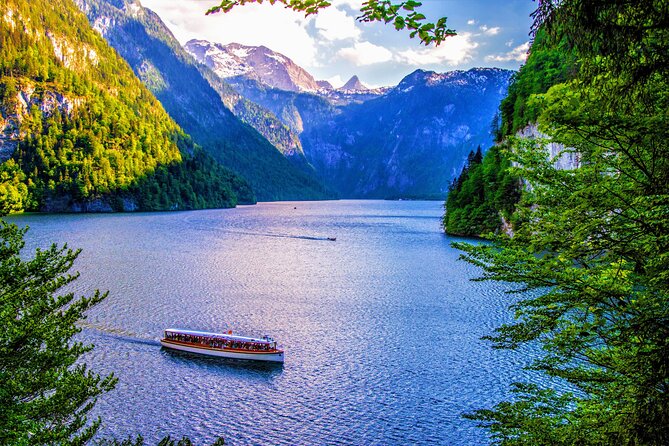 Eagle's Nest, Lake Königssee and 'Fuehrer Headquarters' Private Tour from Munich - Luxury pickup from Munich to the Berchtesgaden Alps