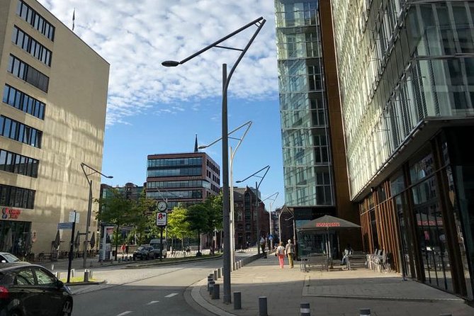 Elbe Philharmonic Hall, HafenCity and Speicherstadt tour - Kibbelstegbrücke: The Bridge That’s Also Part of Safety Planning