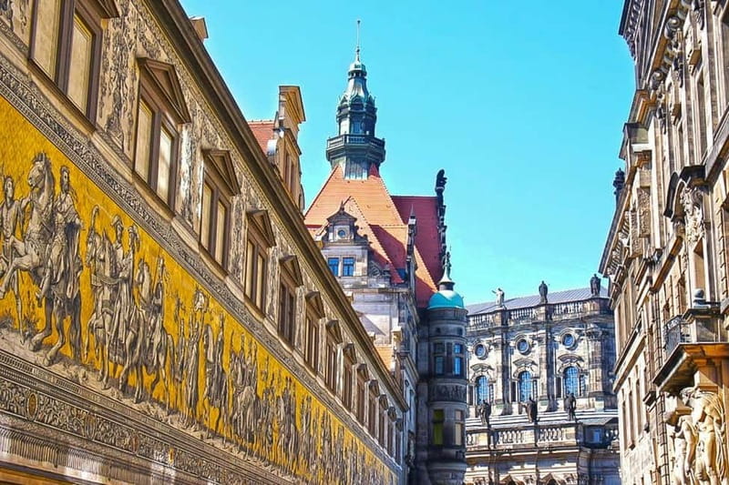 Elbfloren: Historical city tour - Key highlights to look for