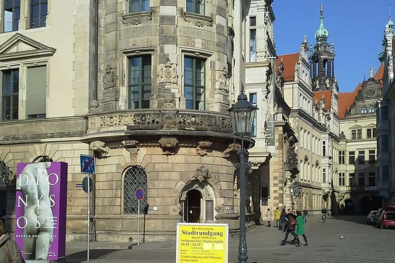 Elbfloren: Historical city tour - Church of Our Lady: your interior look, if hours line up
