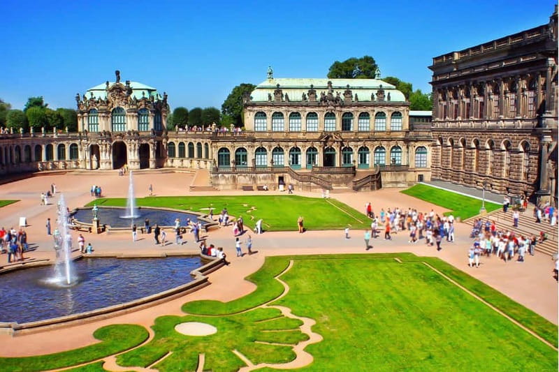 Elbfloren: Historical city tour - Why $15 feels like a smart deal here