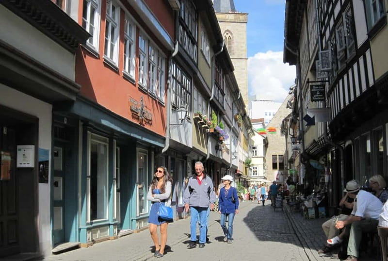 Erfurt: On the road with the Brückenkrämer. Walking tour with anniversary tasting. - Seeing a Bohlenstube, how everyday rooms explain the past