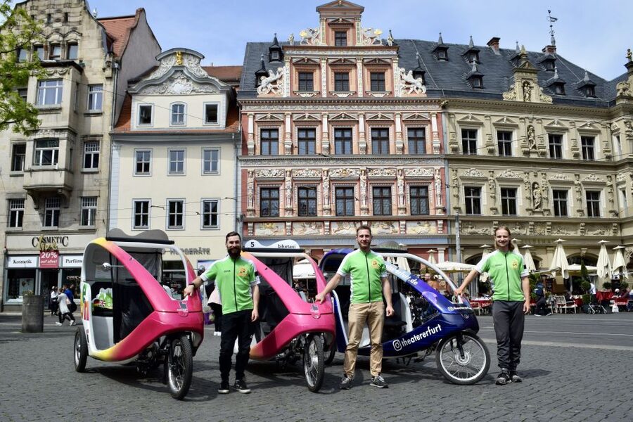 Erfurt: Private Guided Classic Old Town E-Rickshaw Tour - Krämerbrücke with half-timbered houses, the photo moment you plan around