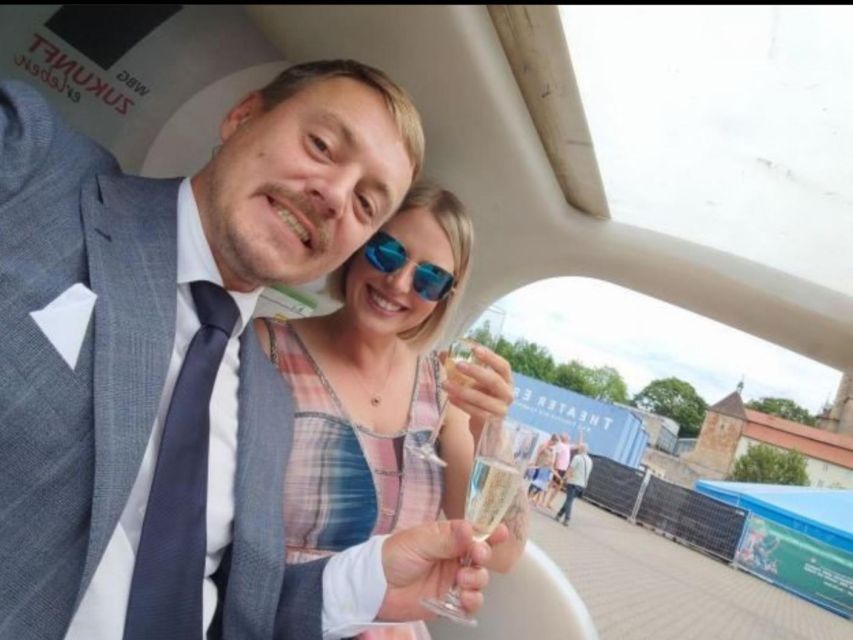 Erfurt: Romantic Rickshaw Tour For Two - Why a rickshaw cabin makes Erfurt feel romantic fast