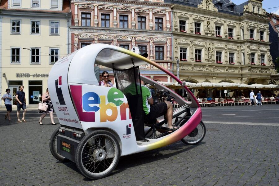 Erfurt: Romantic Rickshaw Tour For Two - Parks and squares, how the guide turns riding time into real context