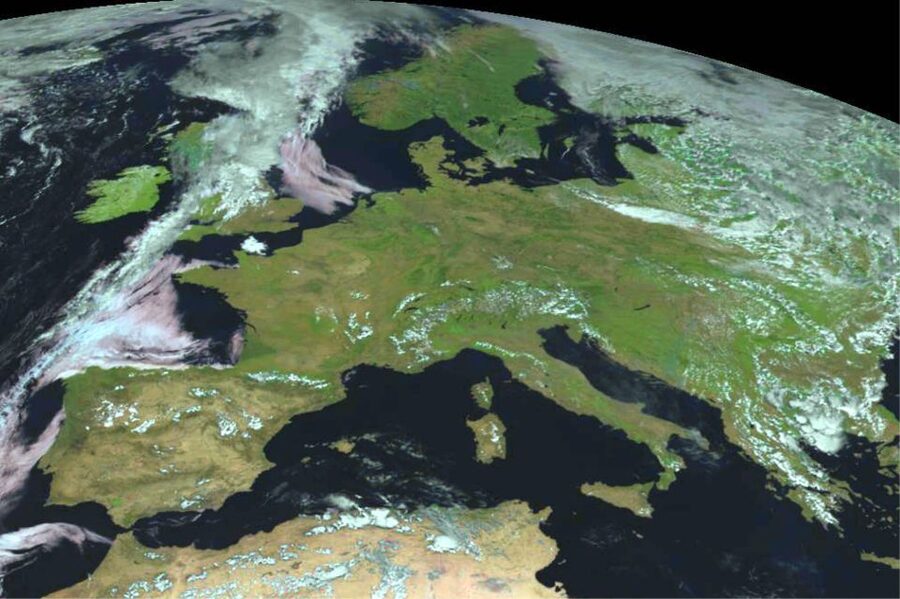EUMETSAT - weather data for the world "made in Darmstadt" - EUMETSAT in Darmstadt: why meteorology is truly global