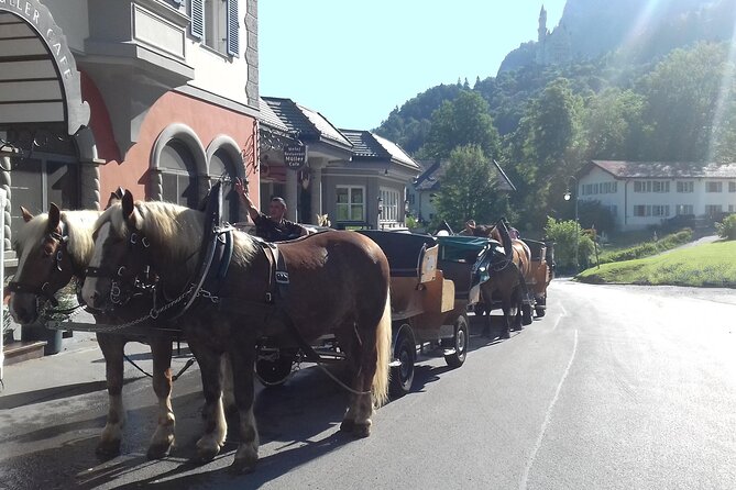 EXCLUSiVE SKIP-THE-CROWDS Neuschwanstein and Linderhof Castle Tour from Munich INCL. TICKETS - Marienbrücke viewpoint: the best photo, plus the timing trap