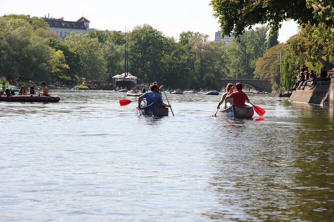 Explore Berlin by canoe - Oberbaumbrücke to Molecule Man: Landmark Sightseeing with Context