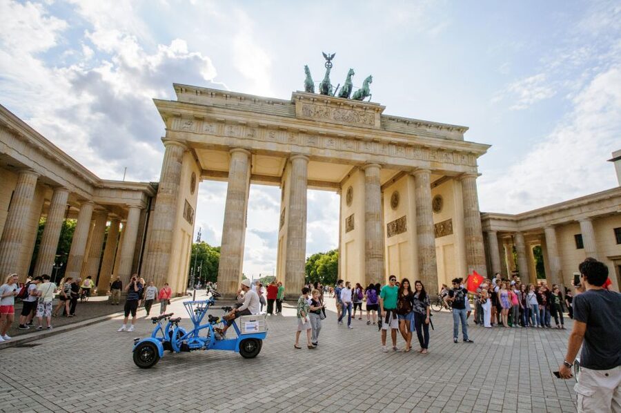 Explore Berlin: Walking Tour of All The Iconic Sites - Museum Island and Bebelplatz: Culture Meets the Worst Ideas